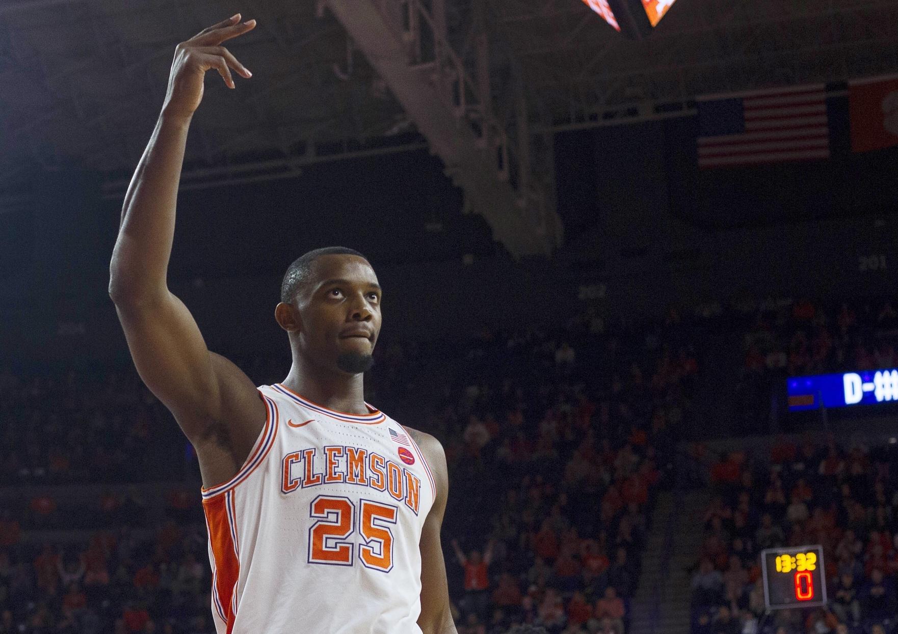 Clemson basketball's Aamir Simms