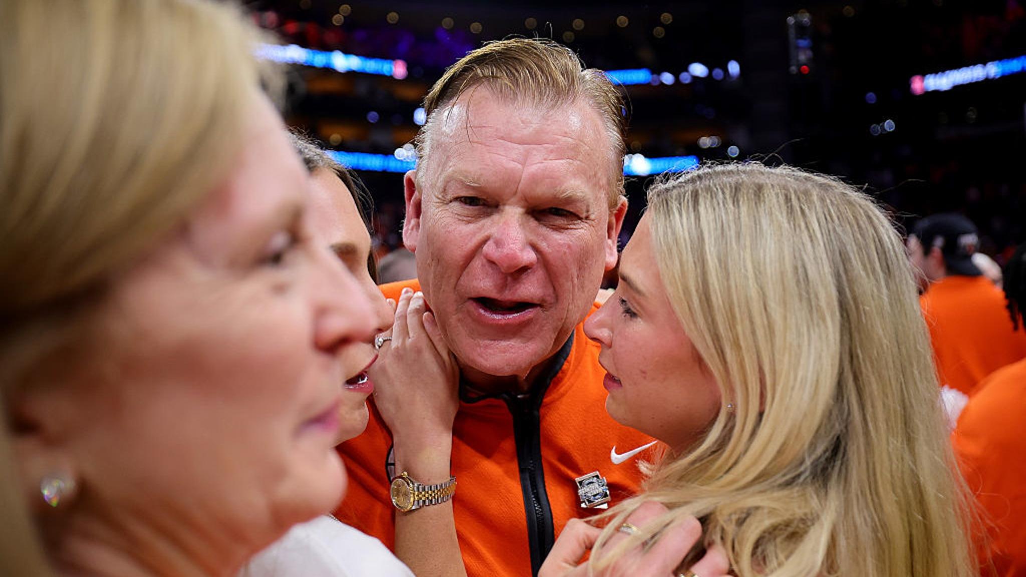 Brad Underwood celebrates with family